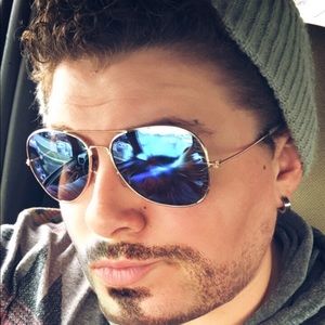 Meet your Posher, Ambrose